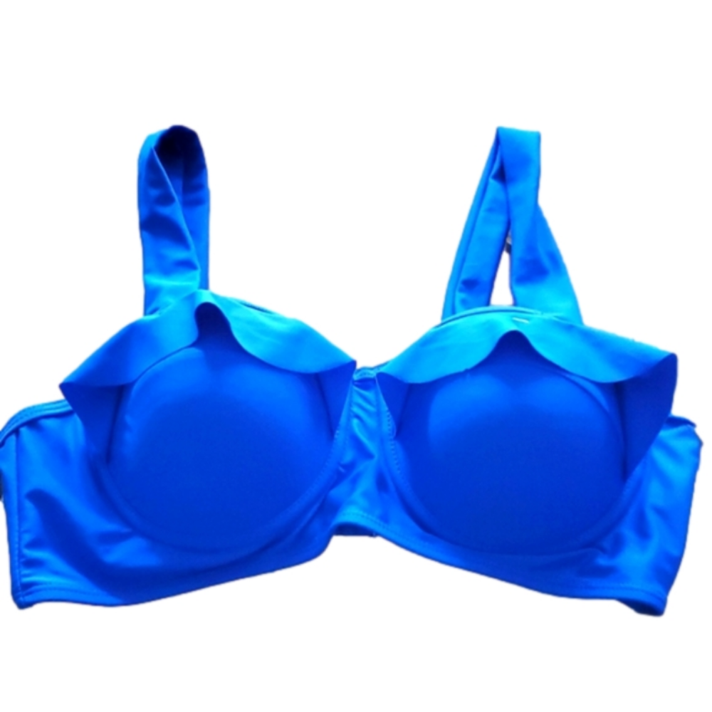 MARILYN Monroe swimsuit top nwt 👙🏊♂️🌀